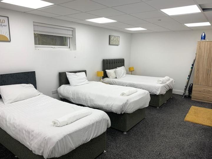 Huge Studio Close To City Centre With Free Secure Parking Лийдс Екстериор снимка
