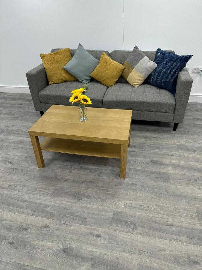 Huge Studio Close To City Centre With Free Secure Parking Лийдс Екстериор снимка